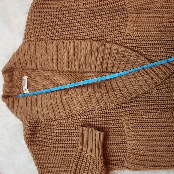 Anthropologie  oversized  chunky knit brown button close cardigan - Picture 4 of 11